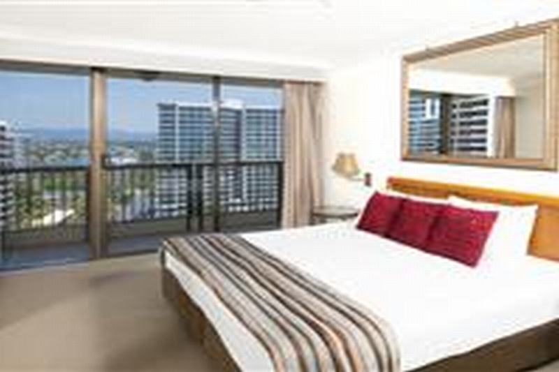 Aparthotel Breakfree Longbeach 3*